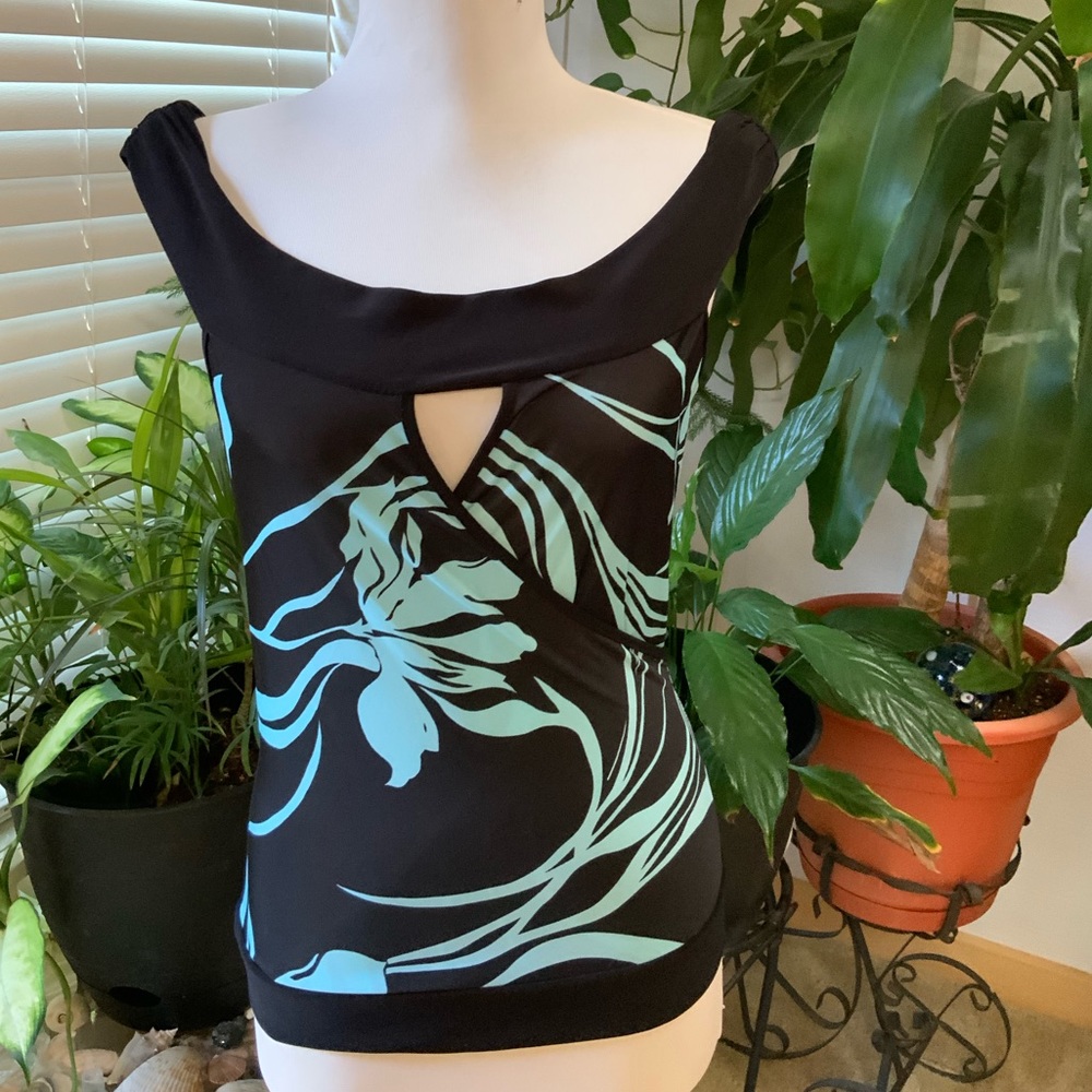 French Kiss off shoulder pee-a-boo blouse size Large